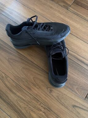 Nike shoes size 13